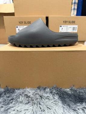 Adidas Yeezy Slide Onyx Size 11